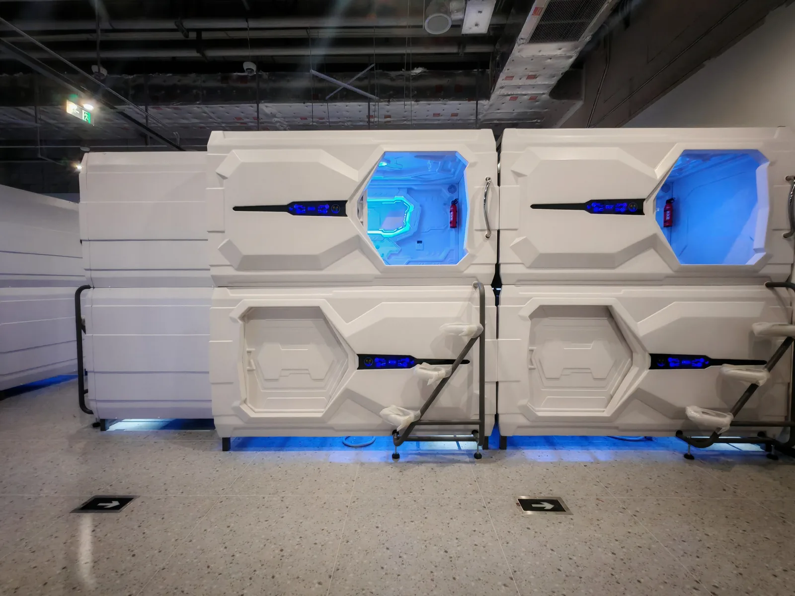 Xi'an Airport T5 Capsule Hotel · Airports
